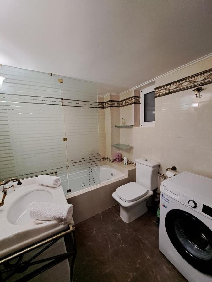 Seaview Flora'S Luxury Apartment-300Meters From The Beach Ретимно Экстерьер фото